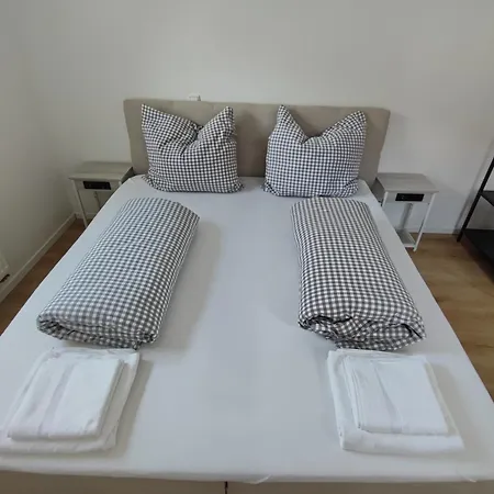 아파트 Planer Altstadtwohnung Mit Terrasse & Parkplatz 메밍겐
