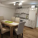 Planer Altstadtwohnung Mit Terrasse & Parkplatz *