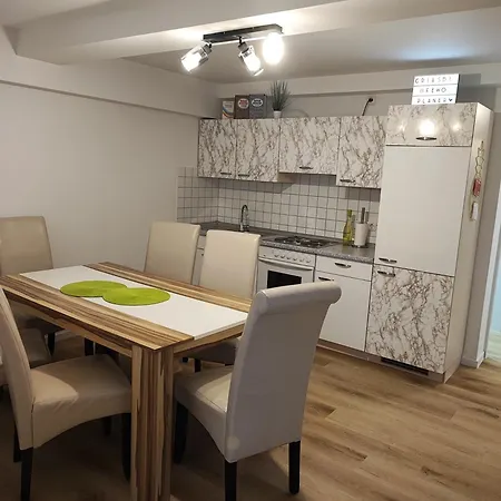 Planer Altstadtwohnung Mit Terrasse & Parkplatz *
