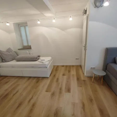 דירה Planer Altstadtwohnung Mit Terrasse & Parkplatz