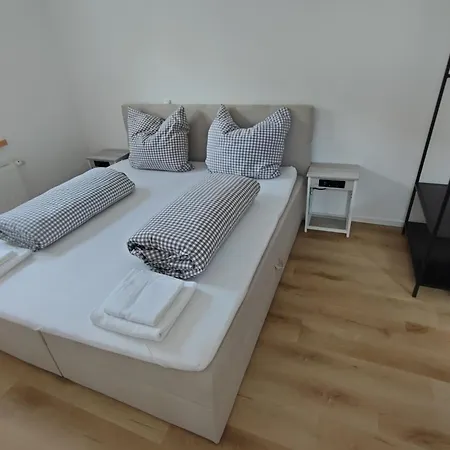 Apartment Planer Altstadtwohnung Mit Terrasse & Parkplatz