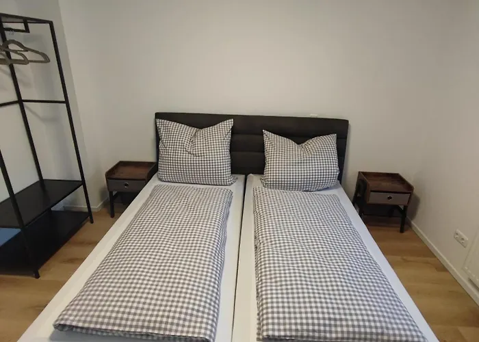 Planer Altstadtwohnung Mit Terrasse & Parkplatz Μέμμινγκεν