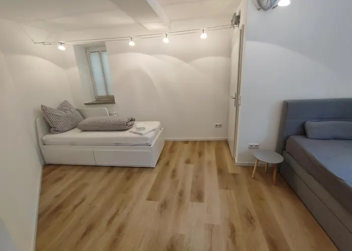 Διαμέρισμα Planer Altstadtwohnung Mit Terrasse & Parkplatz